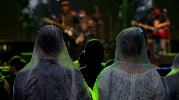 Strategi Menghadapi Acara Outdoor yang Terancam Hujan