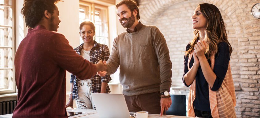 Human Touch in High-Tech Events: Keseimbangan Antara Teknologi dan Keaslian